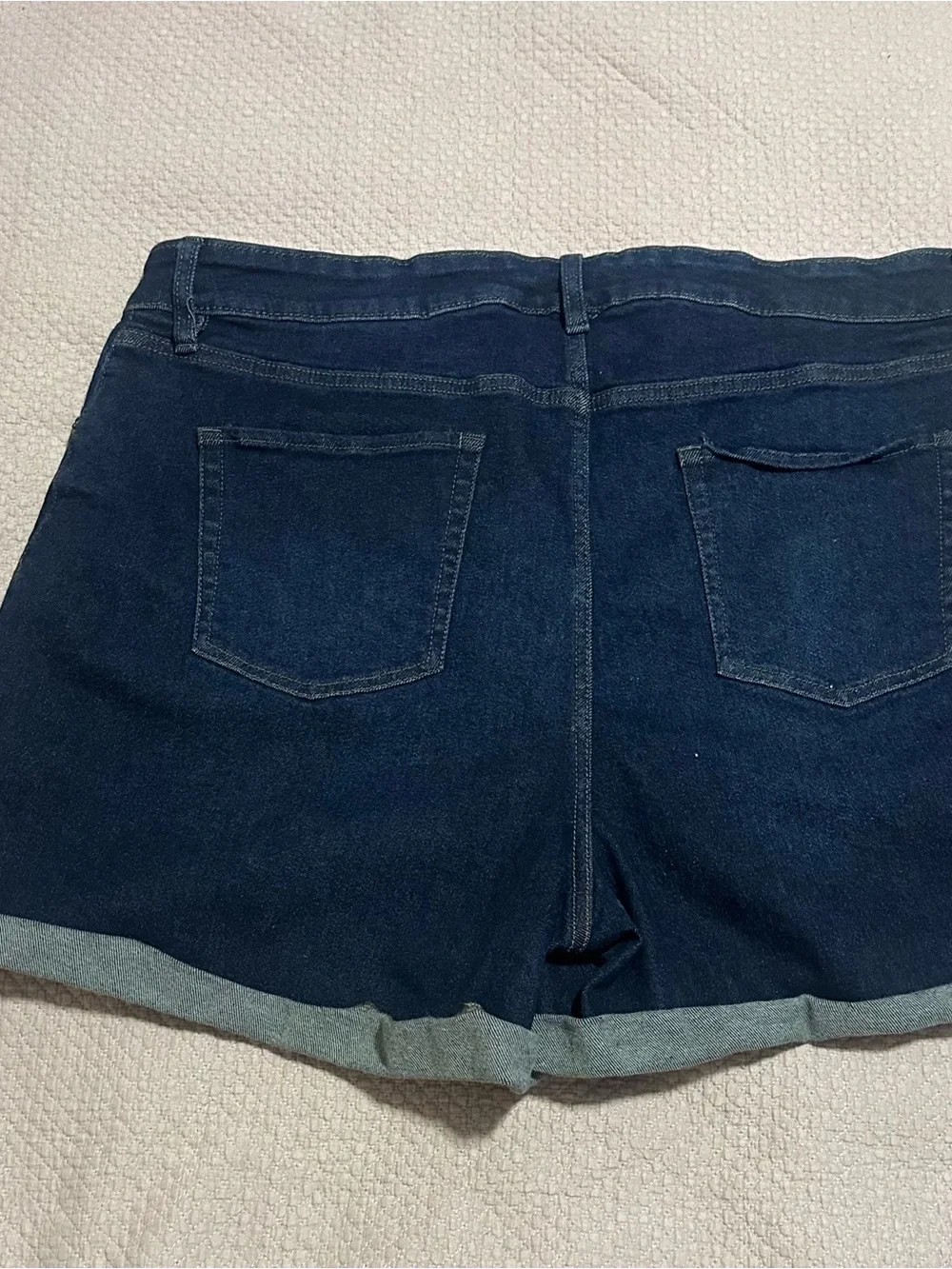 Women’s plus size 20W Ava & Viv Dark Blue Distressed Rolled Hem Jean Shorts